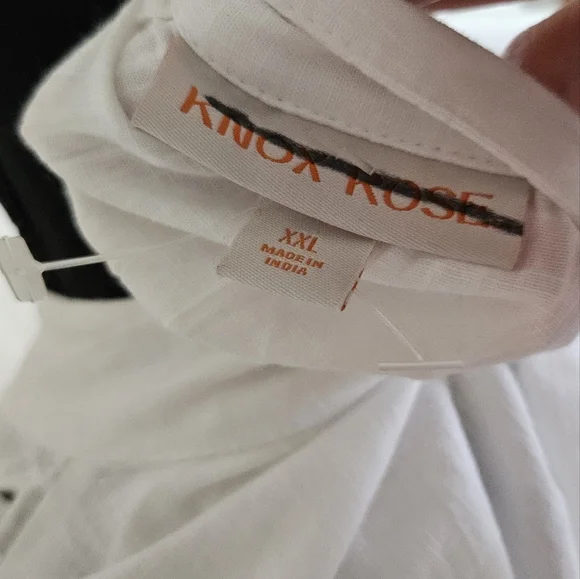 Knox Rose White Eyelet Top - Picture 8 of 9